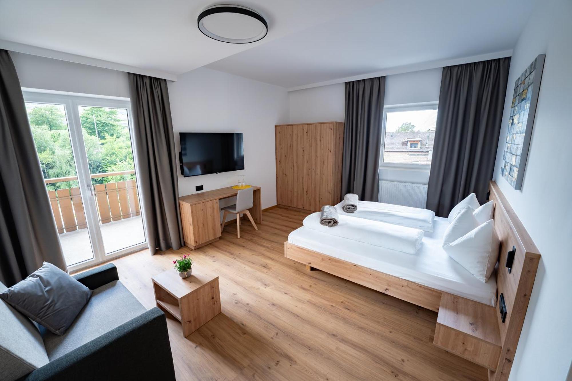 Self Service Hotel Schnalser Hof Naturns Room photo