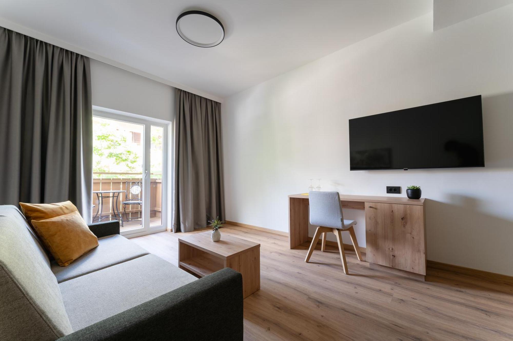 Self Service Hotel Schnalser Hof Naturns Exterior photo