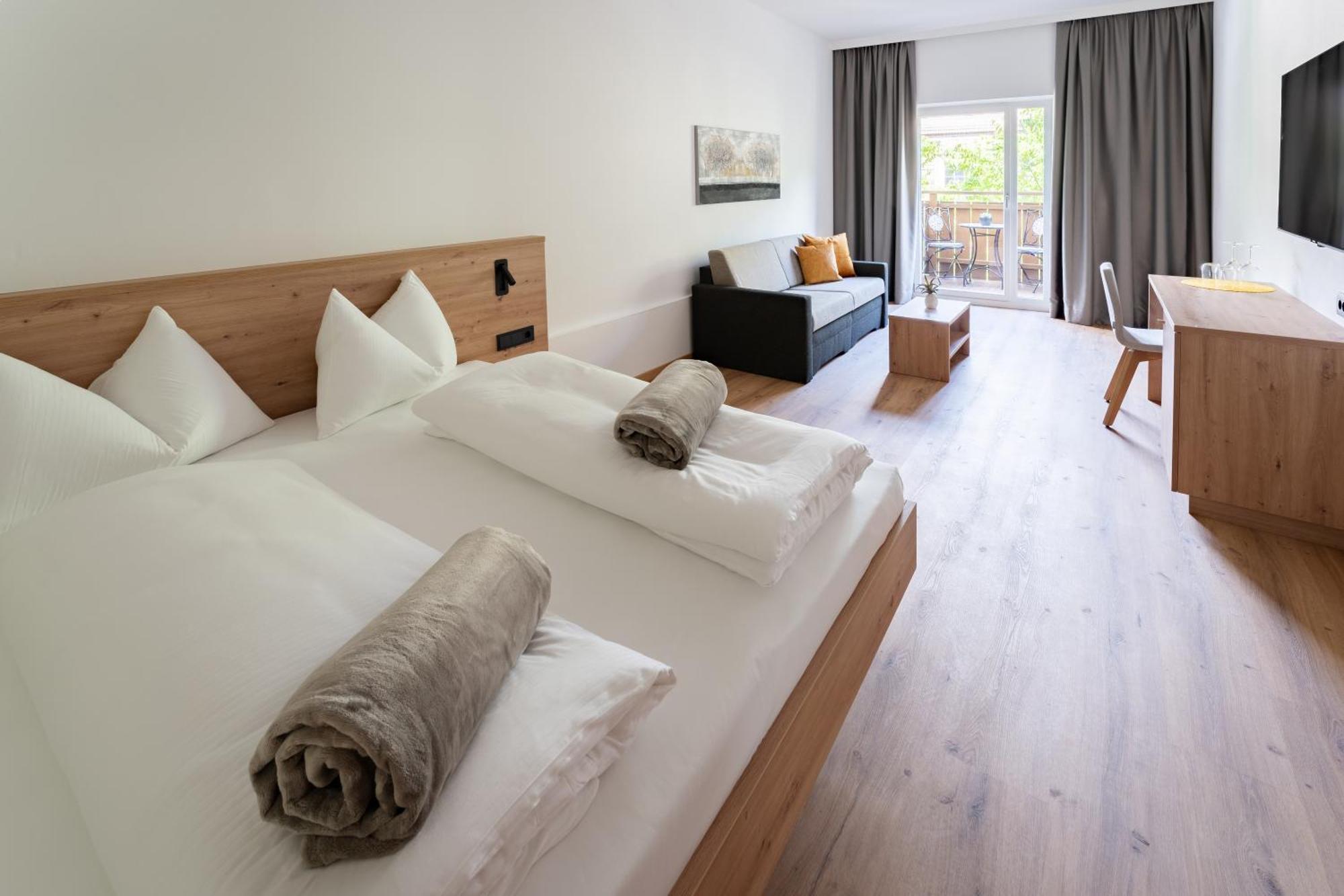 Self Service Hotel Schnalser Hof Naturns Exterior photo