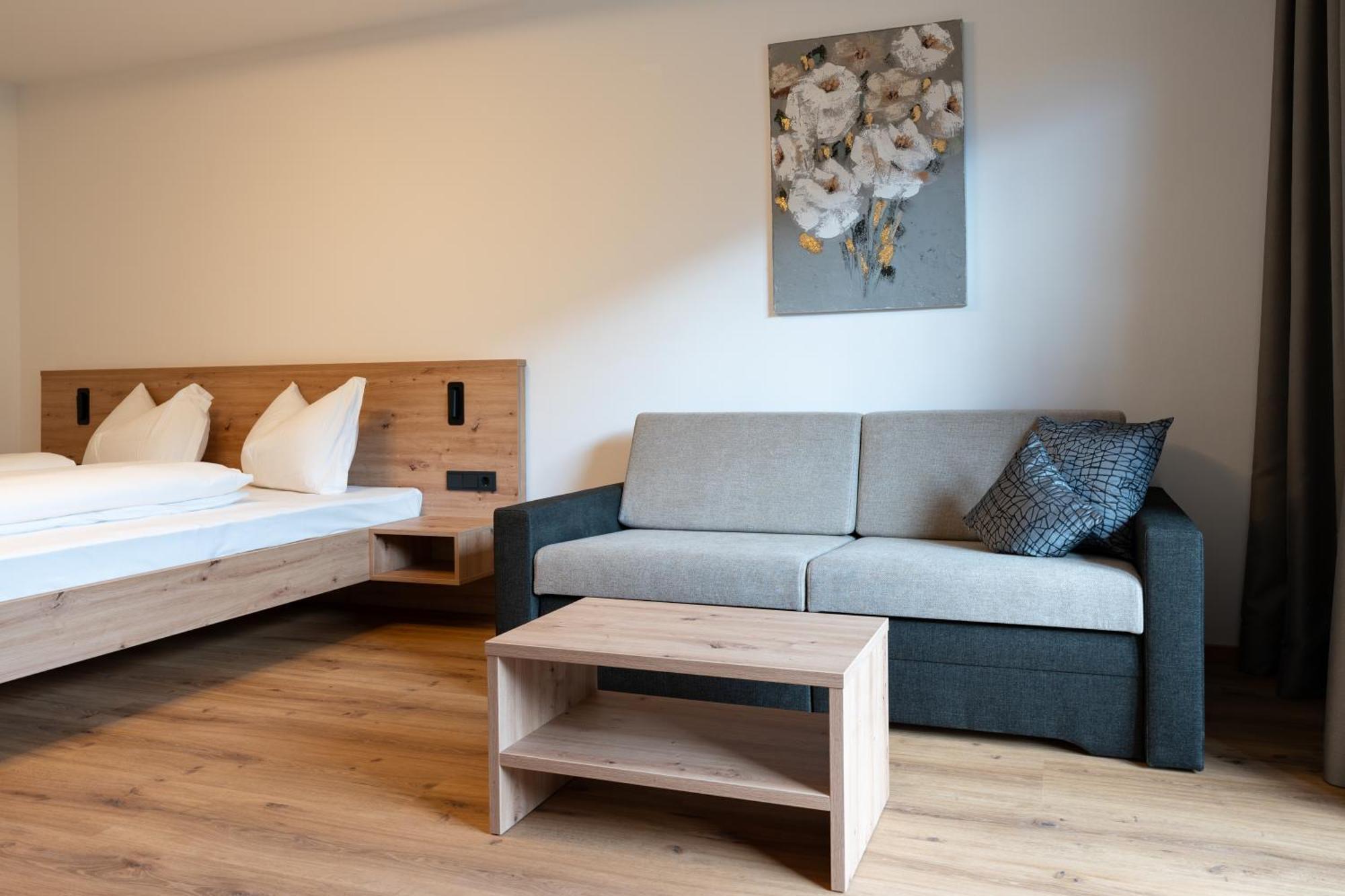 Self Service Hotel Schnalser Hof Naturns Exterior photo