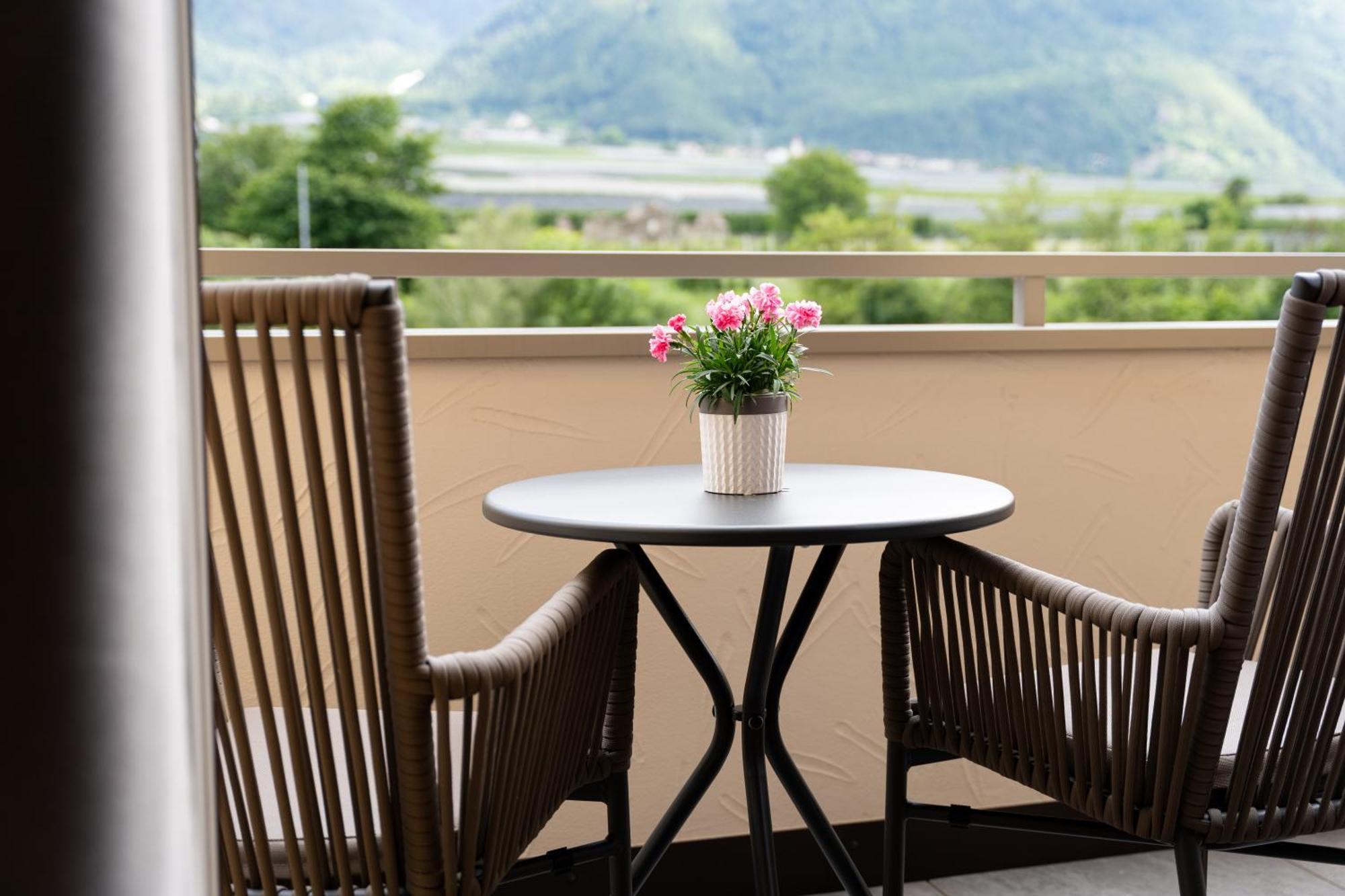 Self Service Hotel Schnalser Hof Naturns Exterior photo