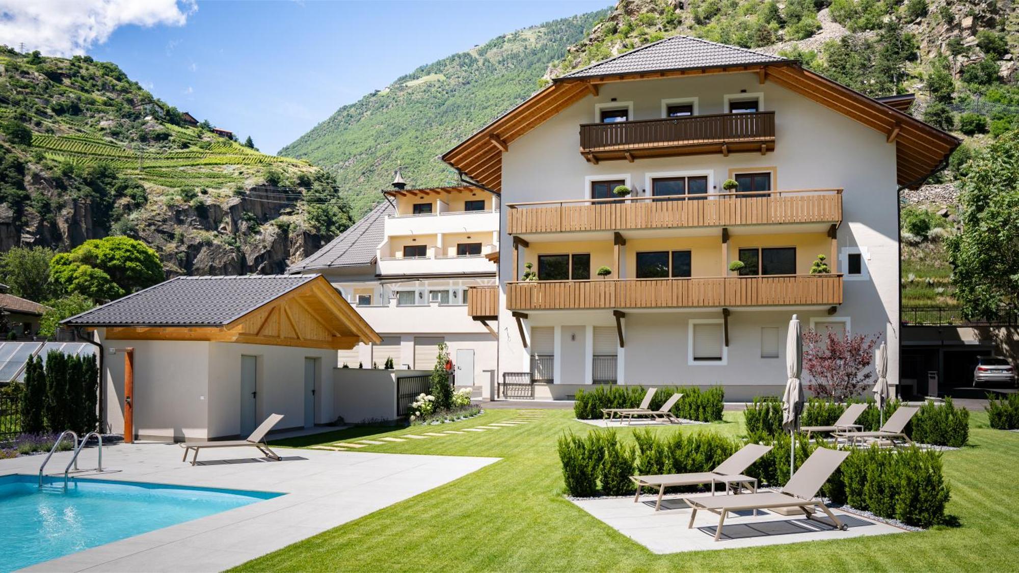 Self Service Hotel Schnalser Hof Naturns Exterior photo